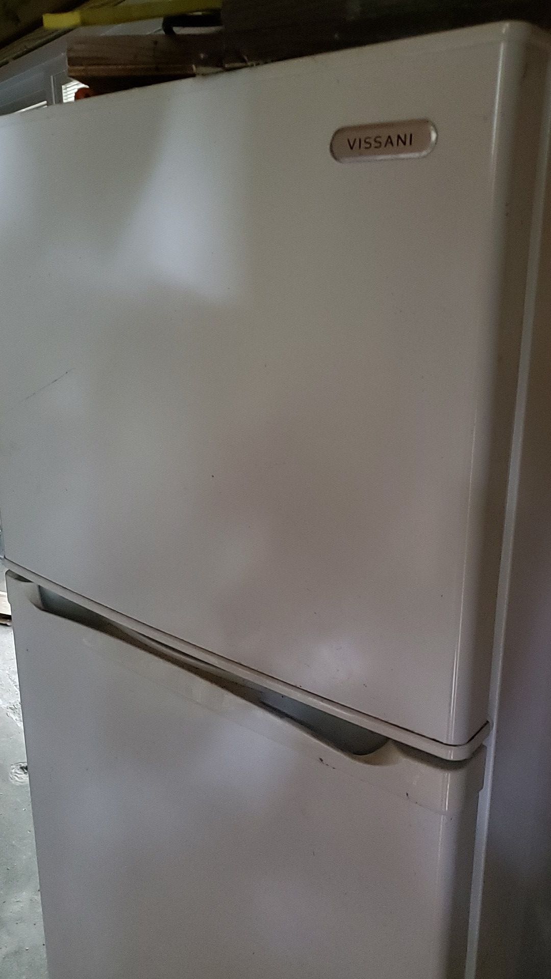 Vissani refrigerator