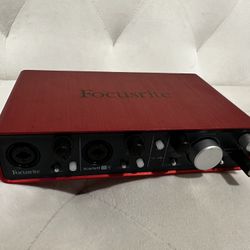 Scarlett 2i4 Audio Interface