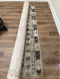 8’ x 10’ area rug beautiful and soft colorful