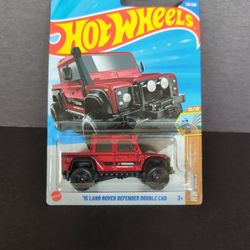 Hot Wheels Dirt '15 Land Rover Defender Double Cab 