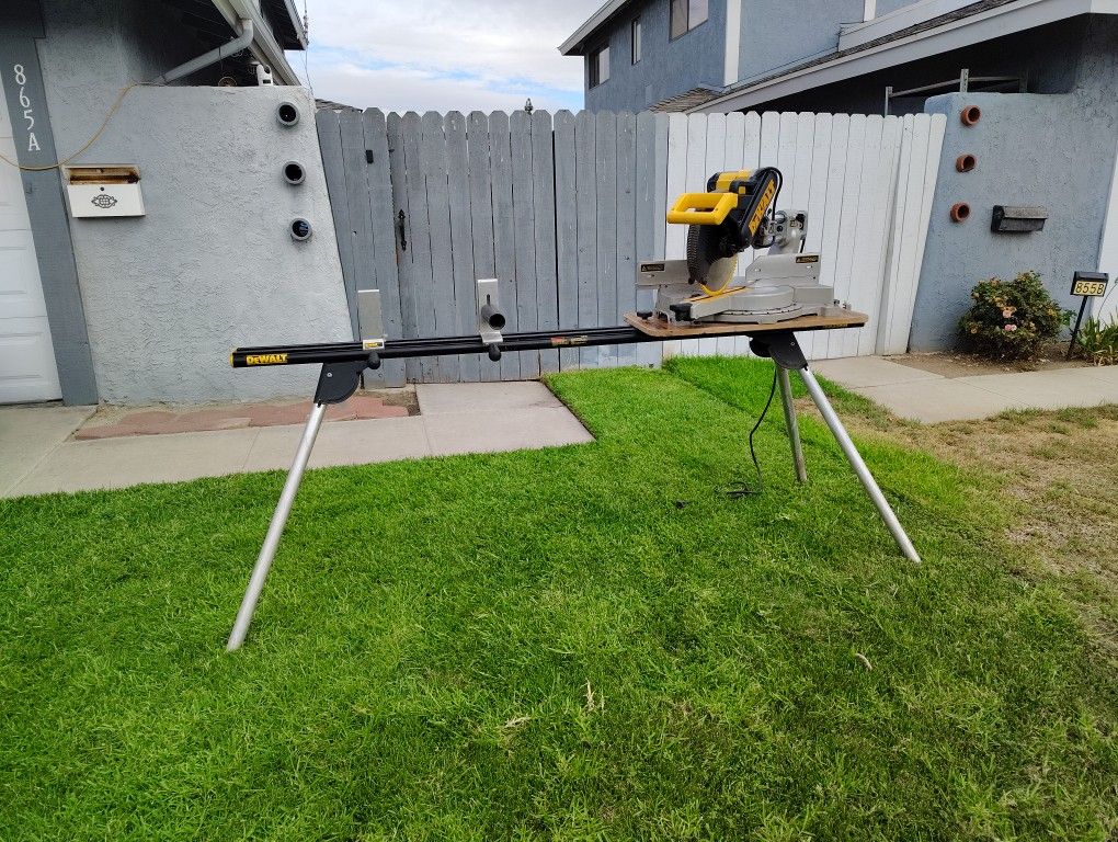 DeWalt DW708 Compound Miter Saw 12" with Heavy Duty Miter Saw Stand and Wrench & Material Clamp (Like-New)