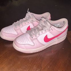 Nike Dunk Low (Triple Pink)