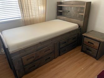 Kids 4 piece distressed wood bedroom set