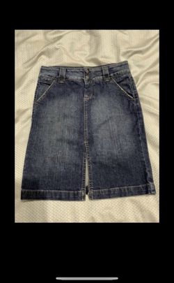 Arden B skirt size 4 denim jean 20 inches from the top of the ways to the hem