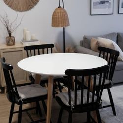 Solid Oak Round Table for Sale – Seats 4 (40") we