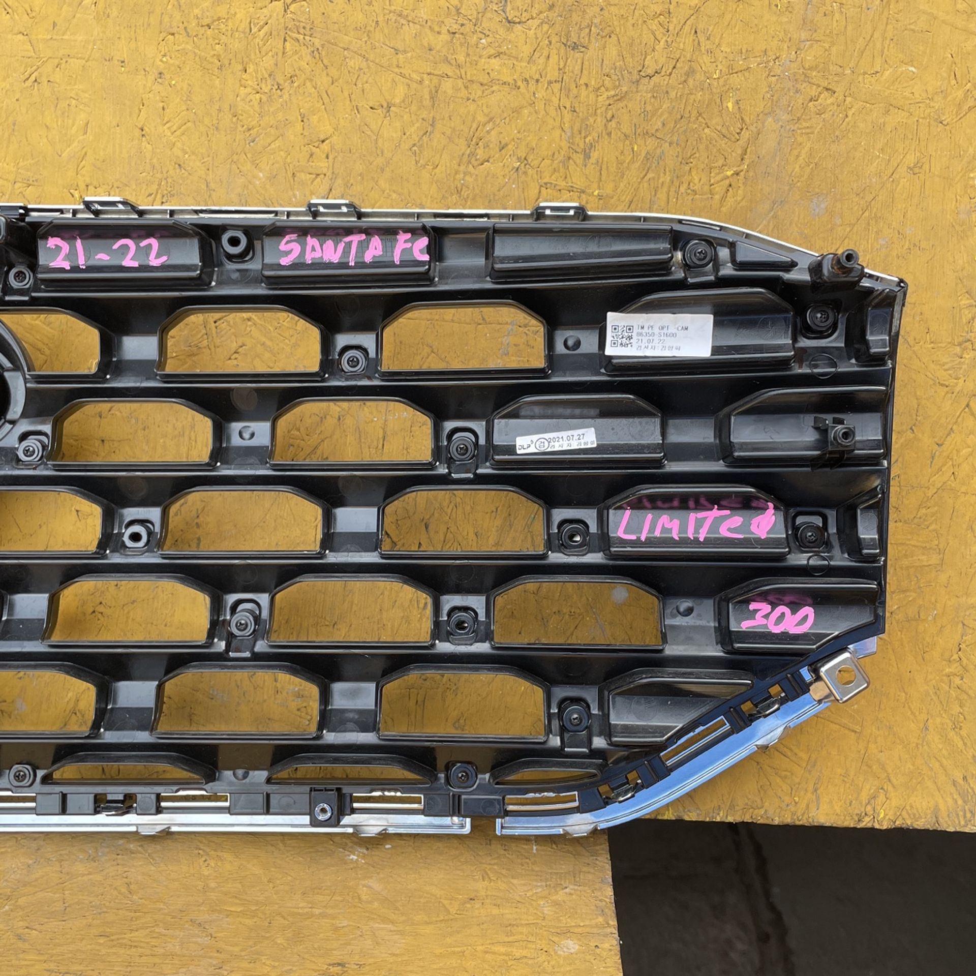 2021-2022 Hyundai Santa Fe Grille Oem Vintage Large Italian Deruta Covered Dish