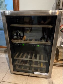 FRIGIDAIRE HOUSEHOLD WINE COOLER