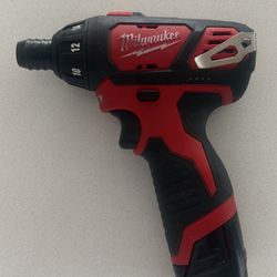 Milwaukee M12 Screwdriver 