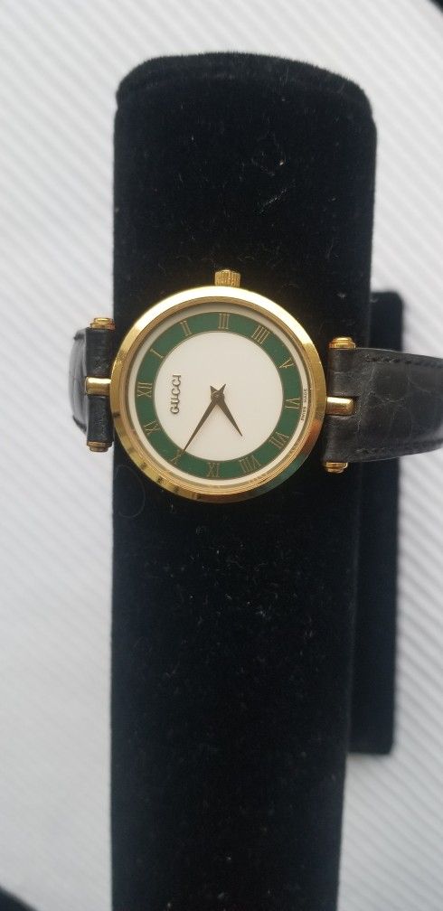 classic gucci watch