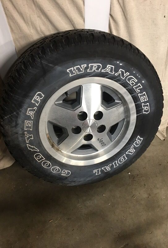 15 inch jeep wheel.