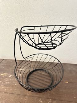 Minimalist 2-tier Metal Fruit Basket