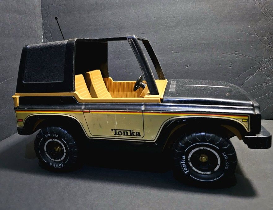 Tonka MR-970 Bronco Blazer Jeep MADE IN USA Removable Wheels Metal 1970's (A12)