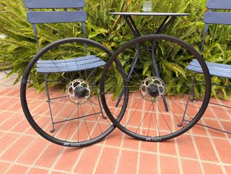 DT Swiss LN Gravel Wheelset with Shimano HG Free hub, Center lock,