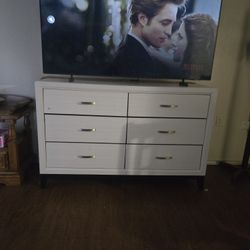 Dresser For Sale.