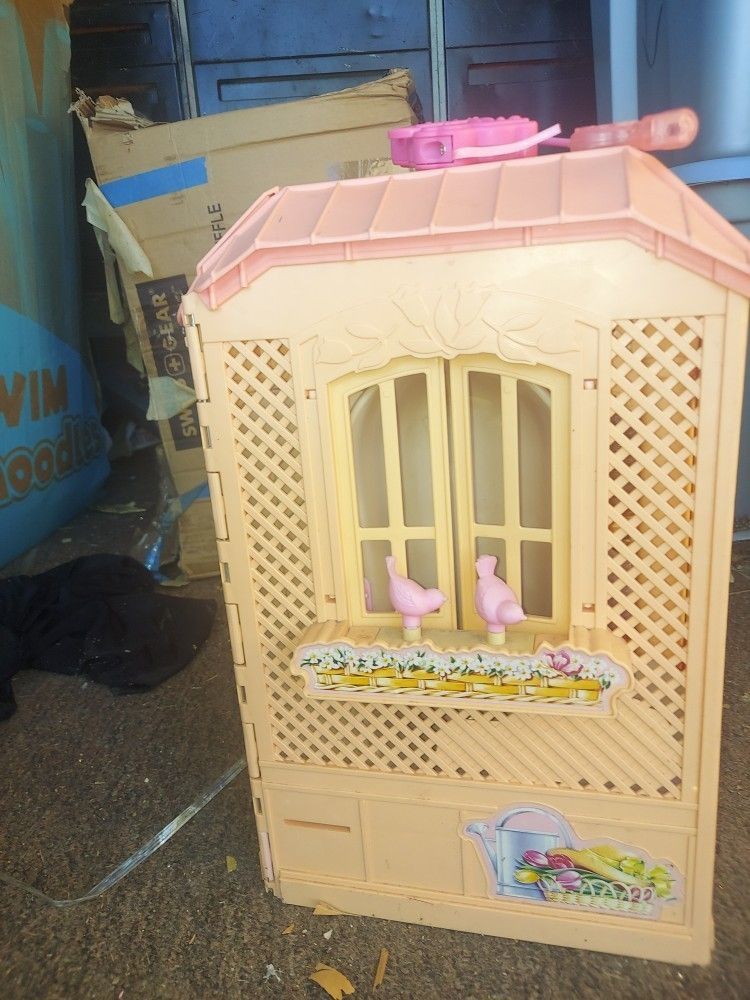 BARBIE DOLL LOTS OF ITEMS  ALL FOR $30.00