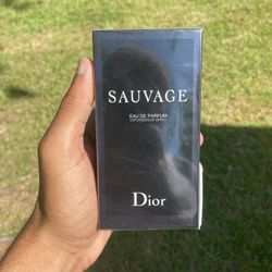 DIOR SAUVAGE EAU DE PARFUM 100 mL/3.4 FL oz