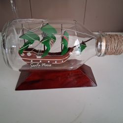 Model Boats And Boats In A Bottle