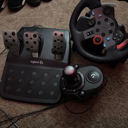 Logitech G29 racing wheel and Logitech shifter for playstation and PC