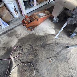 Big MAC Tools Floor jack with swivel handle, Used