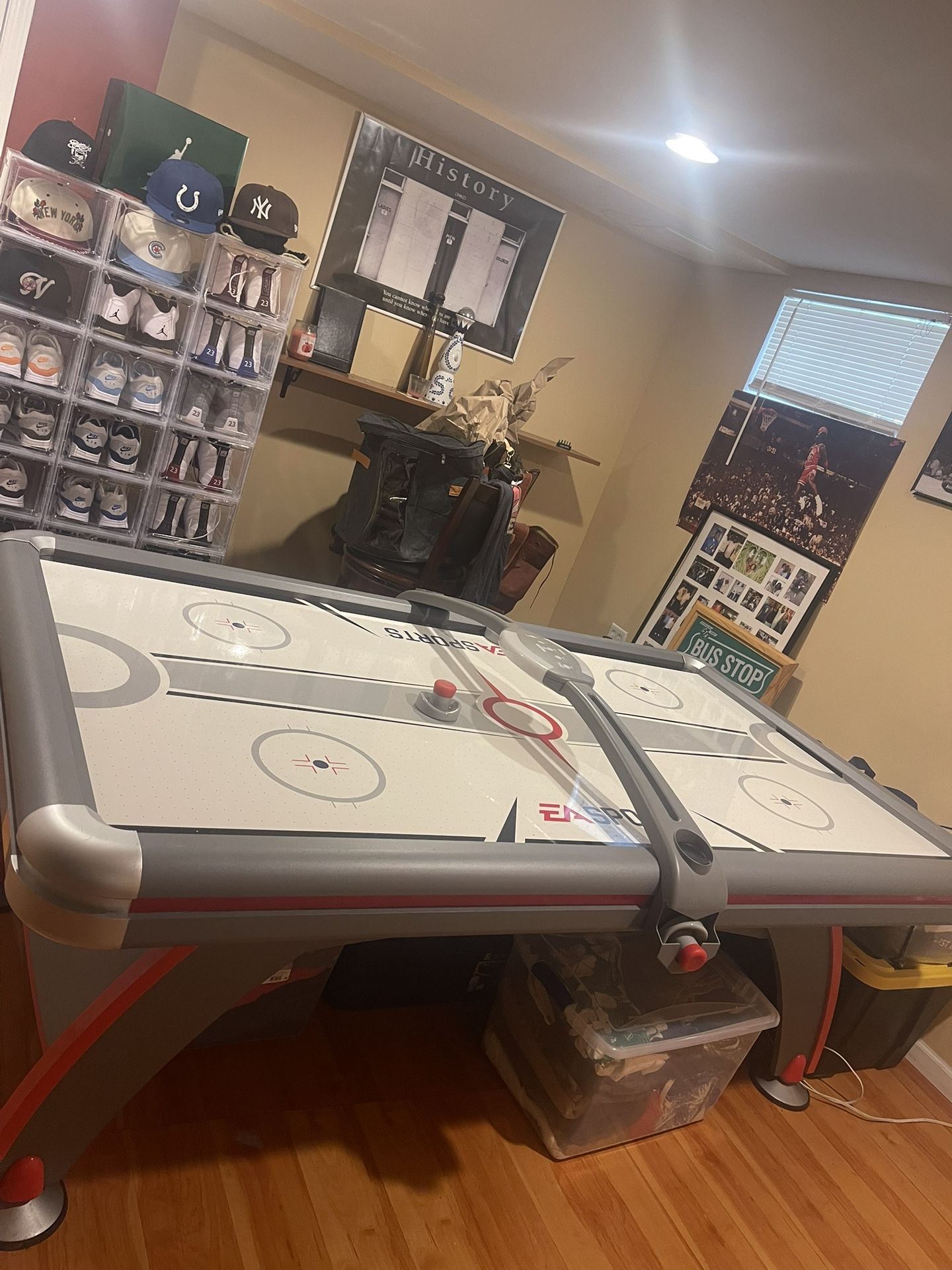 Air Hockey Table