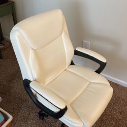 White Swivel Office Chair 