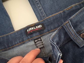 Size 36x32 blue Kirkland pants.