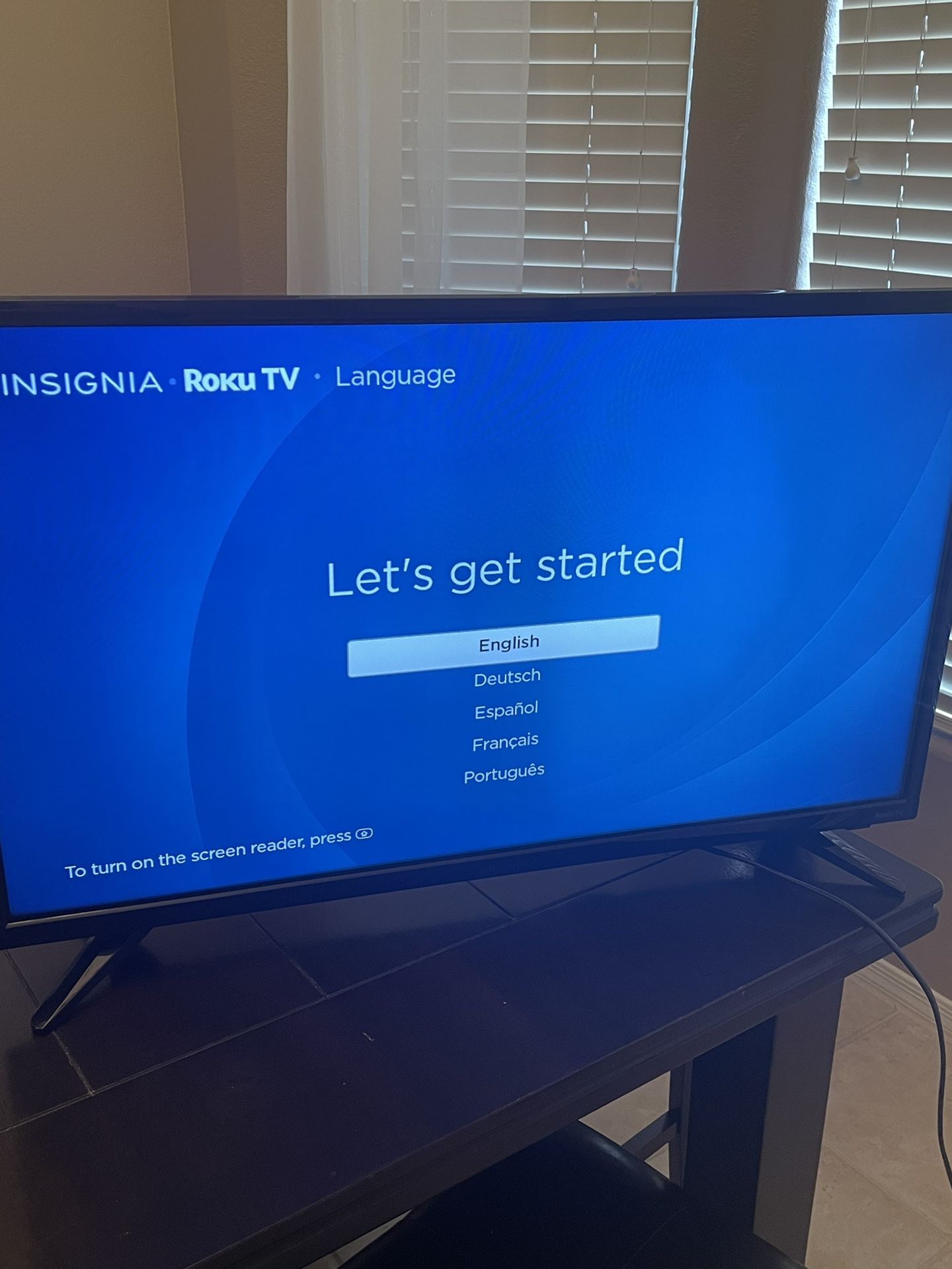 Insignia Roku TV 32” LED