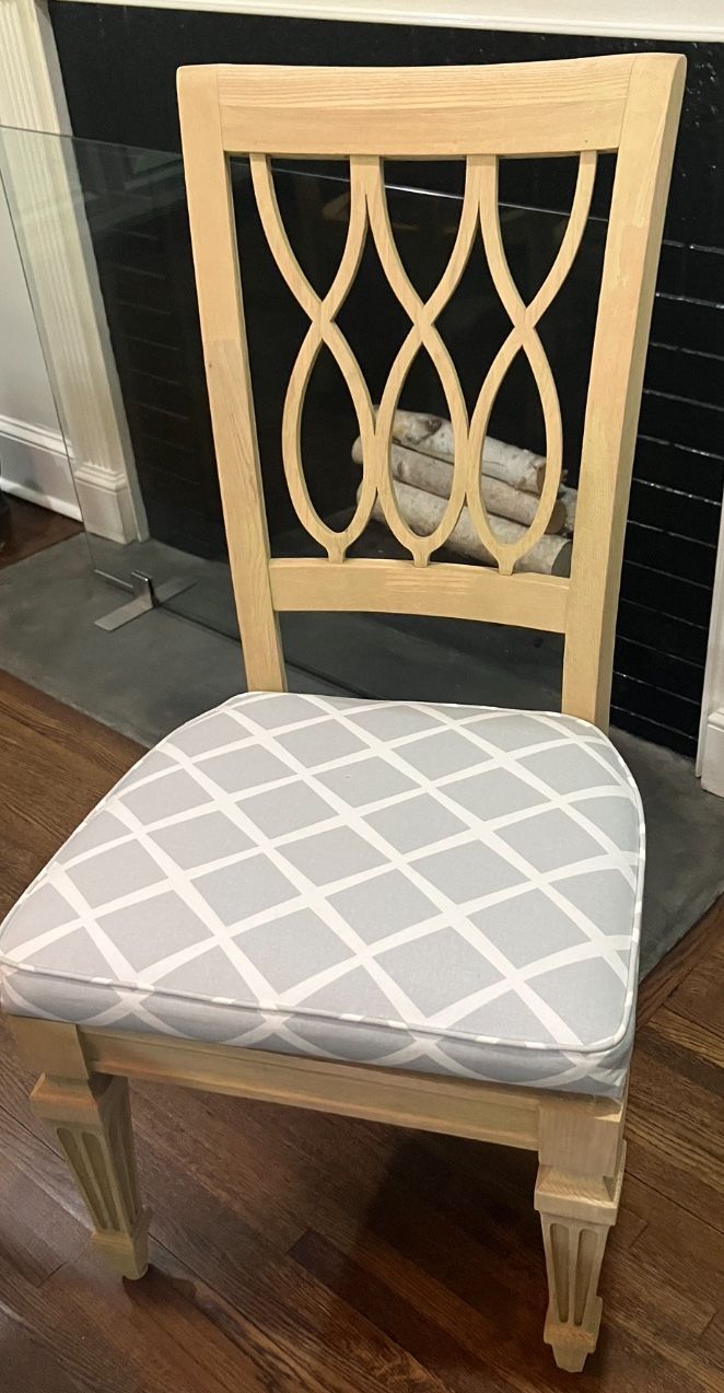 6 Dining Room Chairs