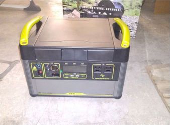Goal Zero Yeti 1000x Portable Generator and Nomad 200 Watt Solar Panel