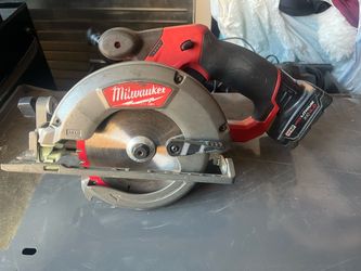 Milwaukee M12 Fuel Cordless Circular Saw
