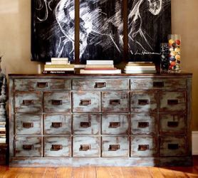 Pottery Barn Clerks’s Console table