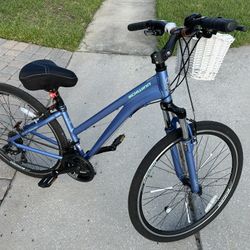 New Schwinn Women’s Railway 28” Hybrid Bike 