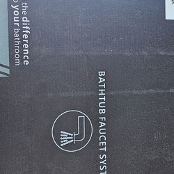 Wall mounted bathtub faucet