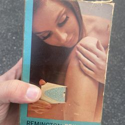 Vintage Remington Princess Electric Shaver Razor In Box Great Graphic