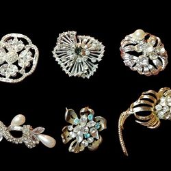 Six Vintage Brooches 