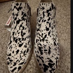 NWT WOMENS SIZE 9 BOOTIES BOOTS SHOES WESTERN COUNTRY 