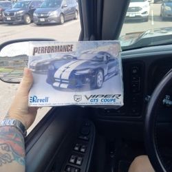 Dodge Viper Model Car (Revell)