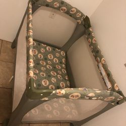 BABY CRIB FOLDABLE 