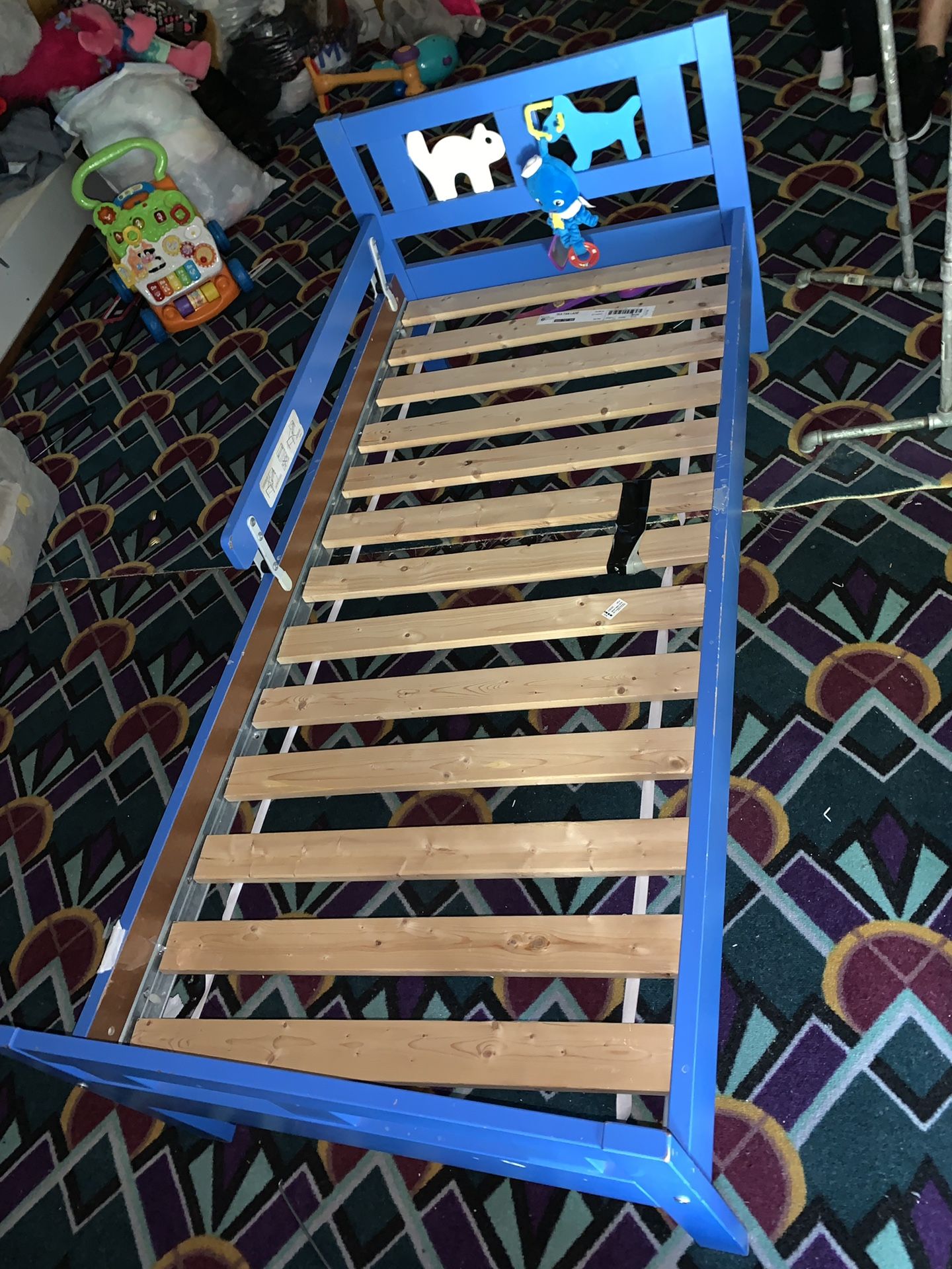 Toddler bed