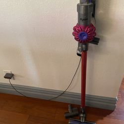 Dyson V6 Cord Free Vacuum
