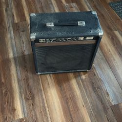 Old Crate Cr-112 Guitar Amplifier 
