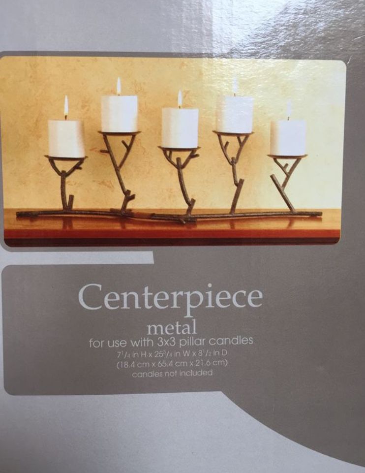 METAL CANDLEHOLDER CENTERPIECE