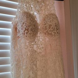 Wedding Dress : Asking 500$ Paid 900$