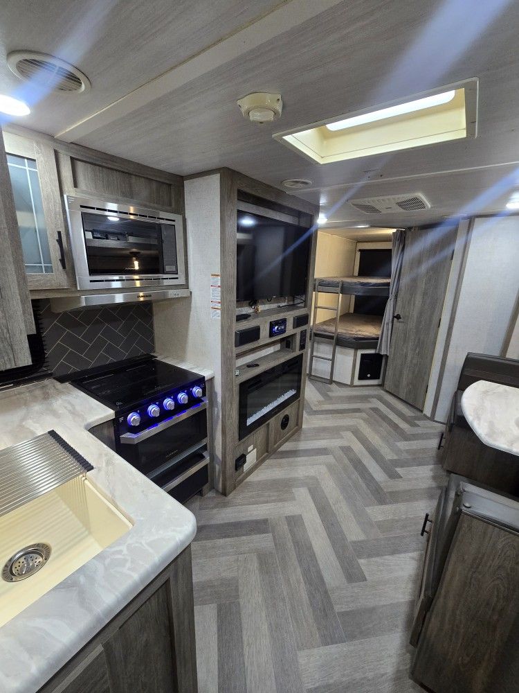 Rv Travel Trailer 24ft 2021 $14500