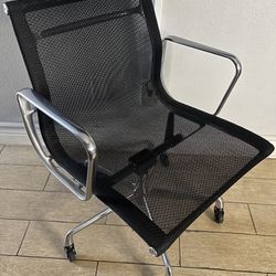 Herman Miller Eames Aluminum Group Management Office Desk Chair