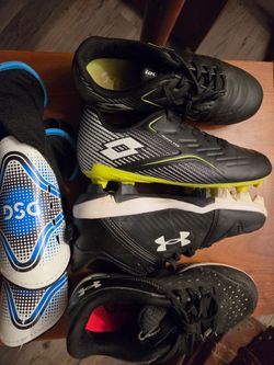 Kids Soccer/baseball  Cleats and Shin Guards Bundle