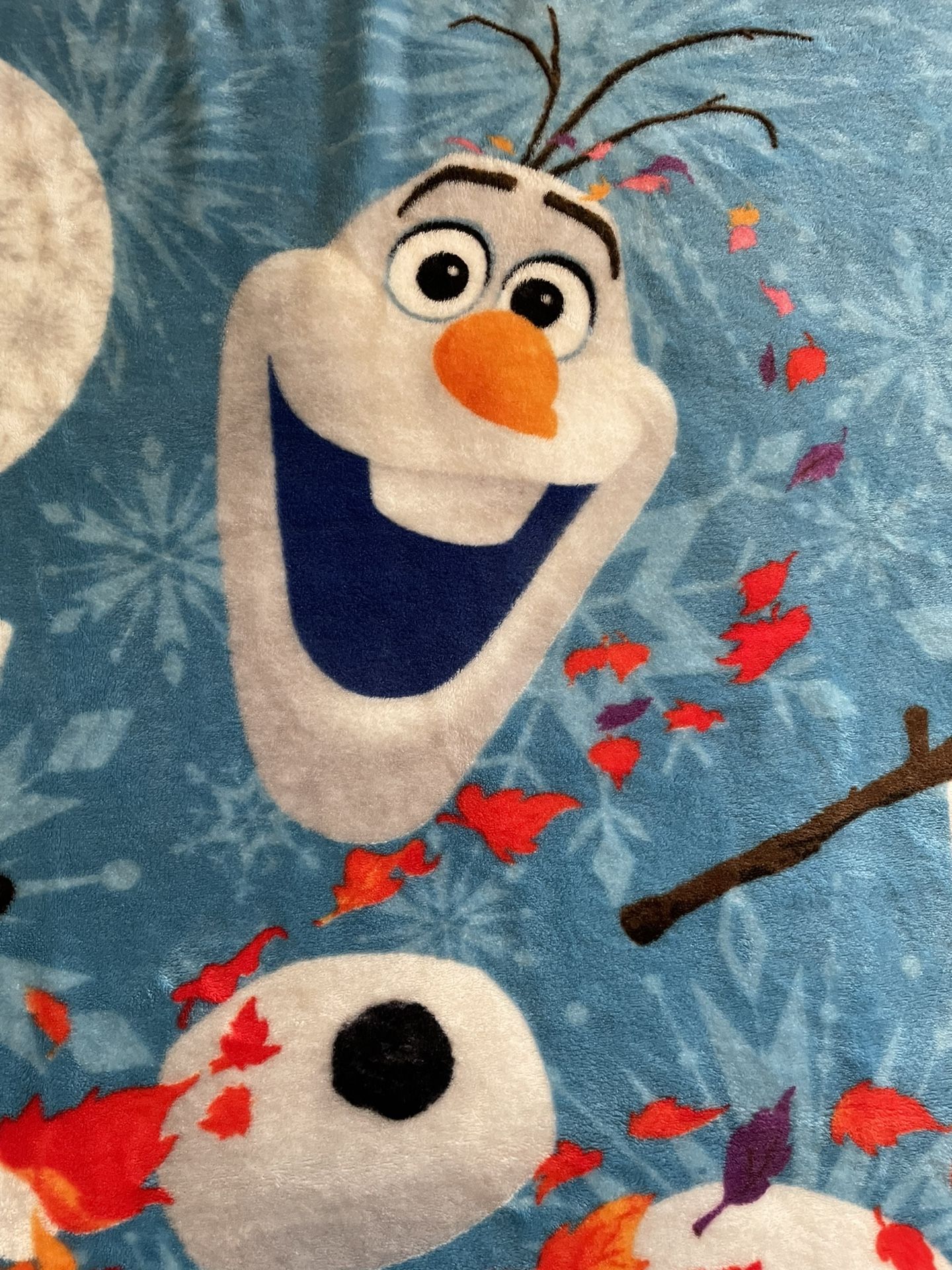 NORTHWEST ENTERPRISES Disney Frozen 2 Olaf Silky Soft Throw Blanket 37” X 46 “ Olaf's Adventures