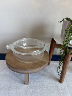 Anchor hocking small vintage 12 oz dish with lid.