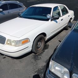2000 Ford Crown Victoria Police Intercepter