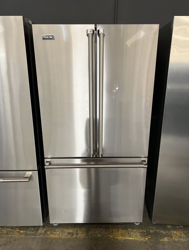 Viking Stainless Steel French Door Refrigerator 20V